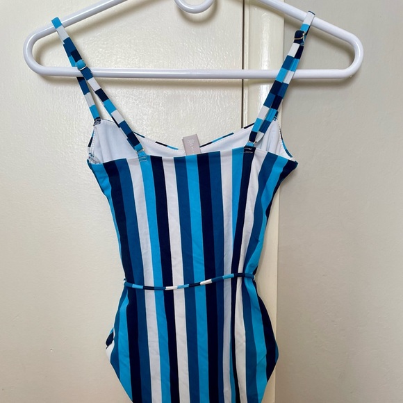 Chelsea 28 - Picture 3 of 6